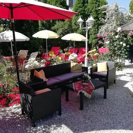 ゲストハウス イローナ キシュ コシュティ パンジオ